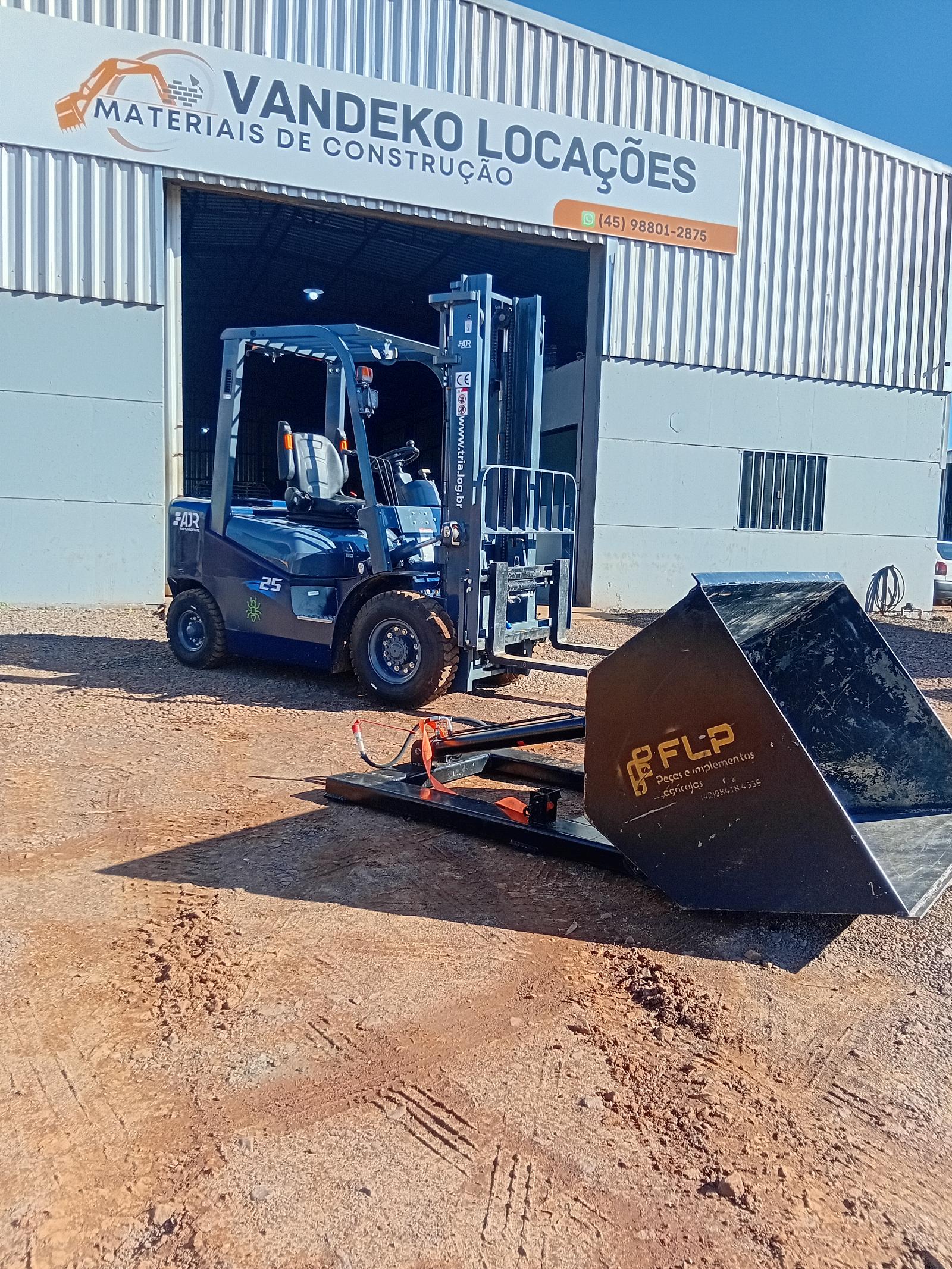 Empilhadeira capacidade carga 2500kg altura de elevação 3500mm